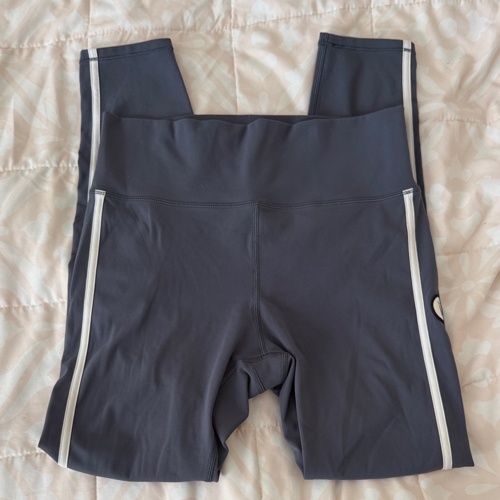 Vuori Leggings with White Side Stripes